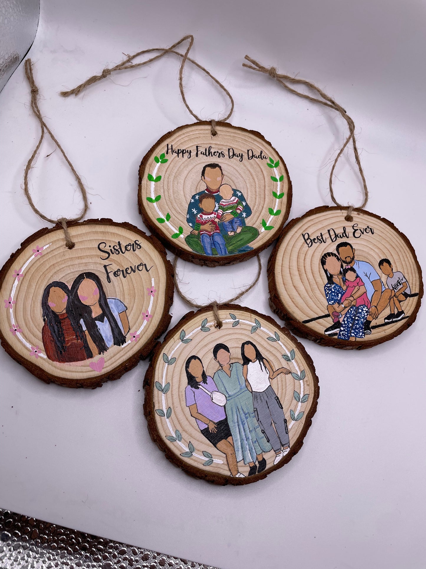 Custom Wooden Ornament Faceless Family Portrait (3.5x4 in)